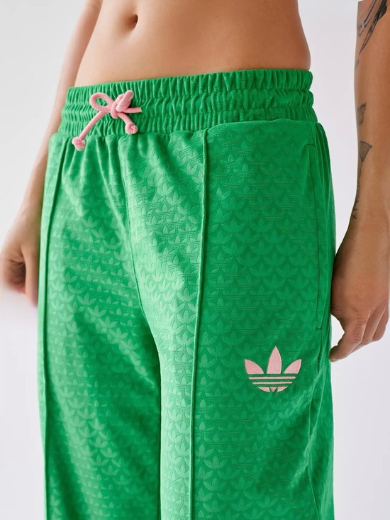 adidas Pants - EUC Adidas Originals Women's Heritage Now Velour Monogram Trefoil Track Pant - S
